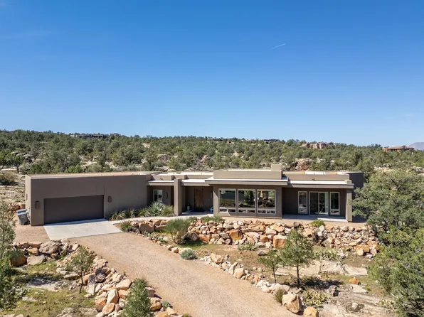 371 N Pinion Hills Dr, Dammeron Valley, UT 84783