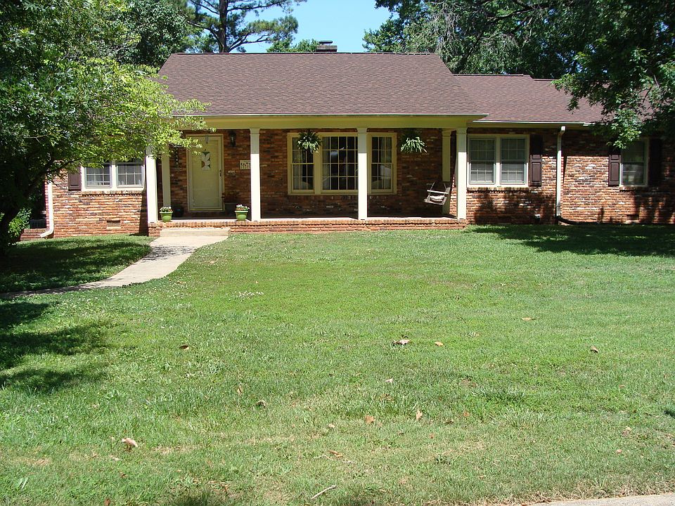2nd image of 1419 Hilltop Dr