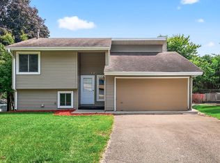 7013 Springhill Cir, Eden Prairie, MN 55346
