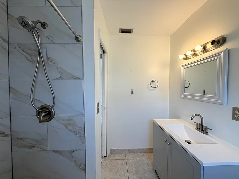 2607 Dudley Dr W #L — Photo 21