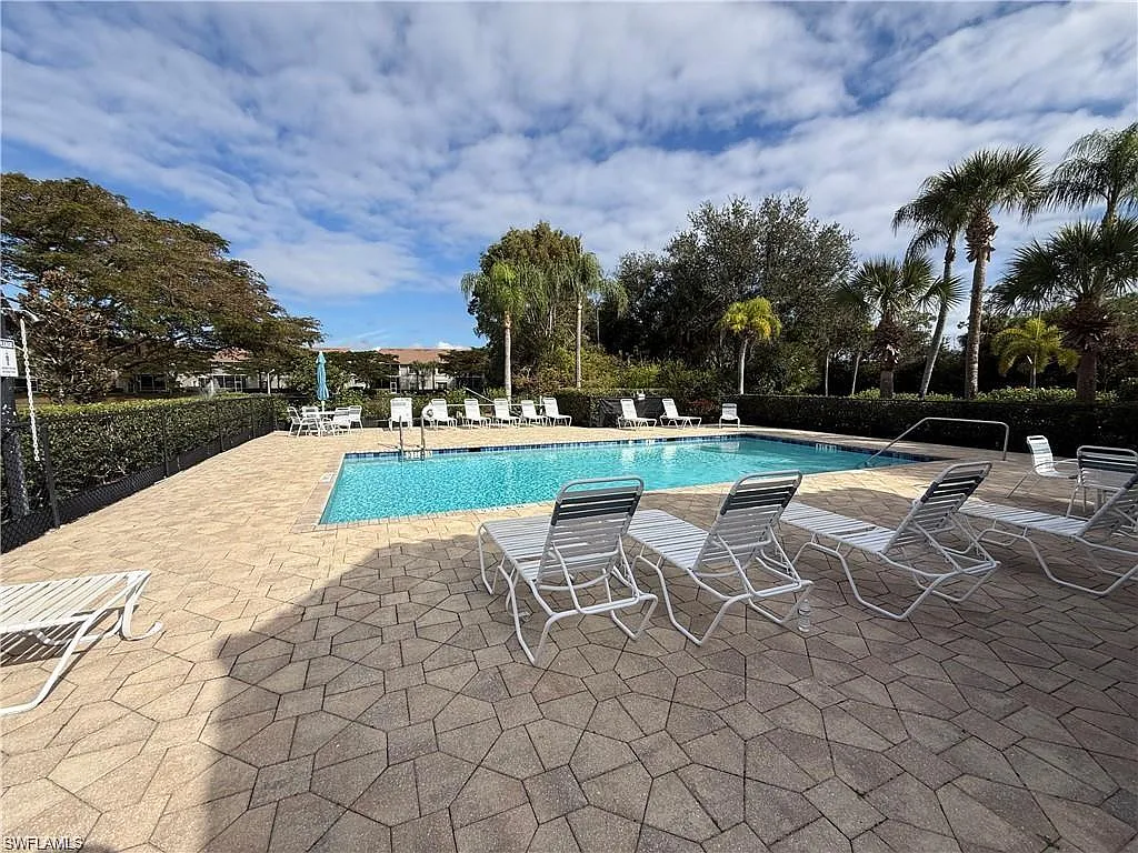 3 bed, 2.0 bath, 1928 sqft, $2,750 — Photo 3