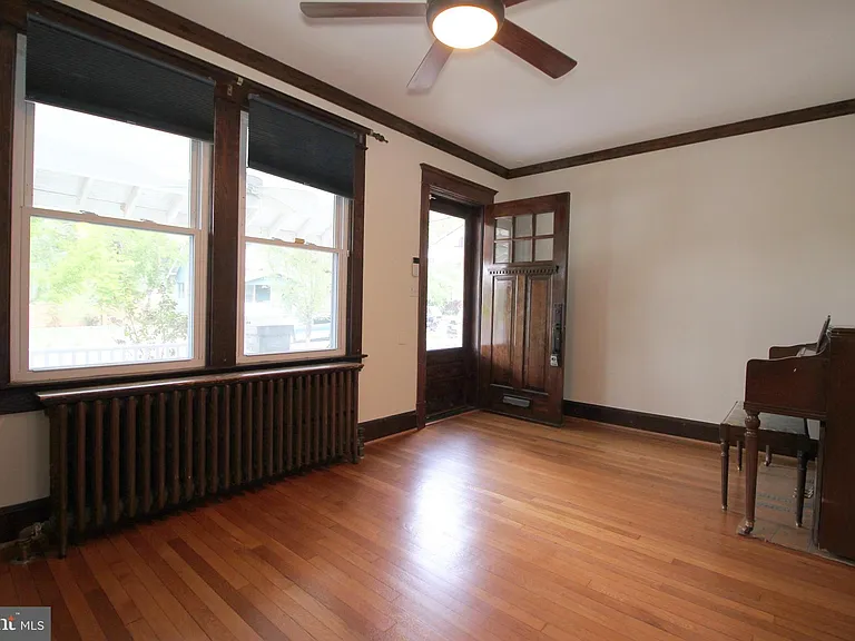 2417 Otis St NE — Photo 2