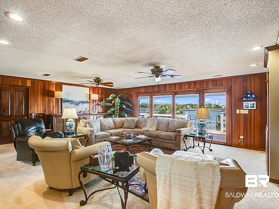 3rd image of 27095 Cove Dr