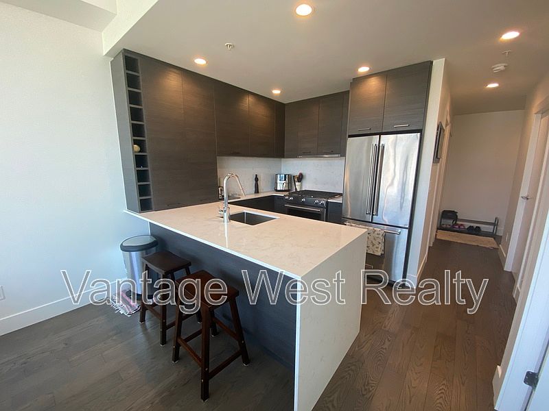 1st image of 1181 Sunset Dr #1010