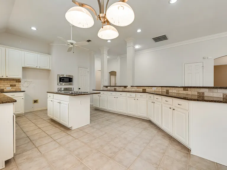 9301 Preston Trl — Photo 14