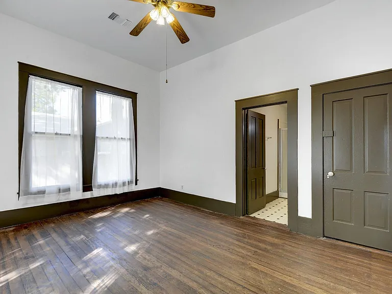 304 Olive St — Photo 20