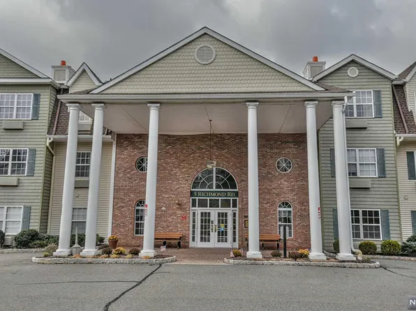 5216 Richmond Rd, West Milford, NJ 07480