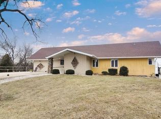 1980 N Gary Ave, Wheaton, IL 60187