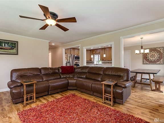 4th image of 16106 37th Ln S