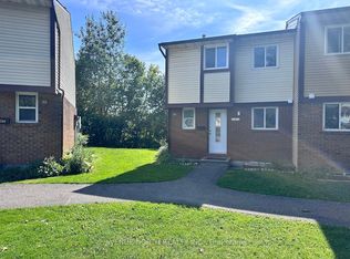 1370 Foxwell St #7, Ottawa, ON K1B 5J2