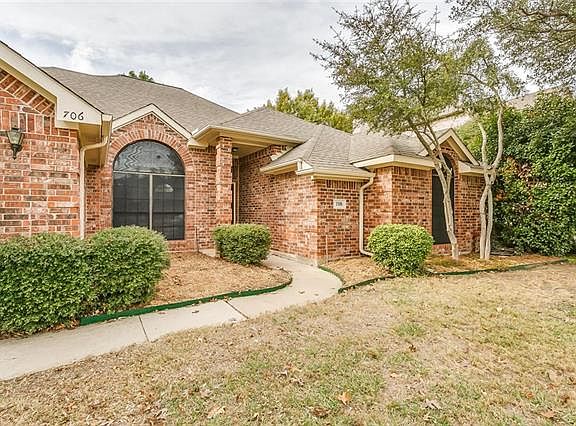 3rd image of 706 Carmel Dr
