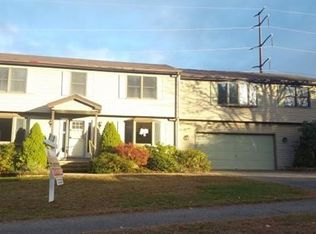 14 Matthew Dr, Easthampton, MA 01027