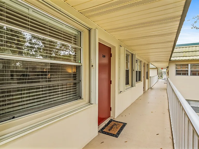 11 Vista Gardens Trl #204 — Photo 4