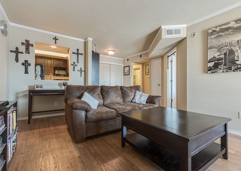 1st image of 5916 Gaston Ave APT 205