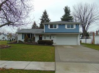 40 Auxaire Dr, Buffalo, NY 14221