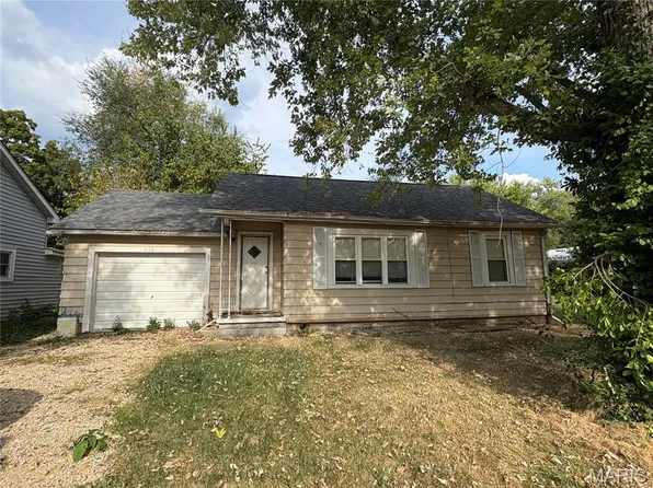 616 Spruce St, Bismarck, MO 63624