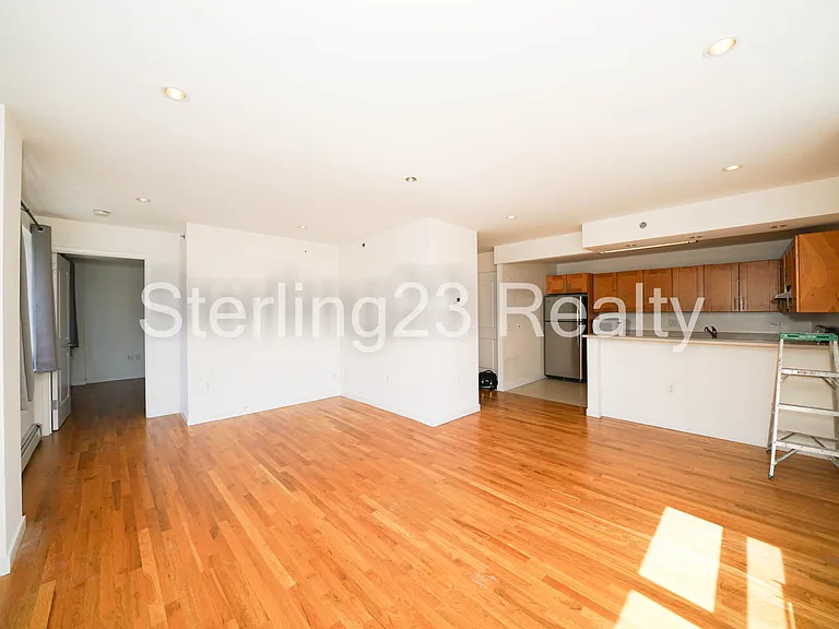 2550 Crescent St #2C — Photo 8