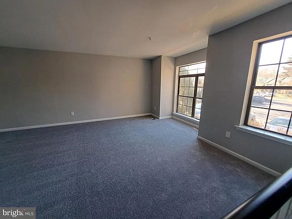 2nd image of 1456 Chestnut Ct