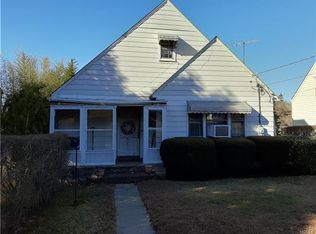 16 Valley Ter, Pt Chester, NY 10573