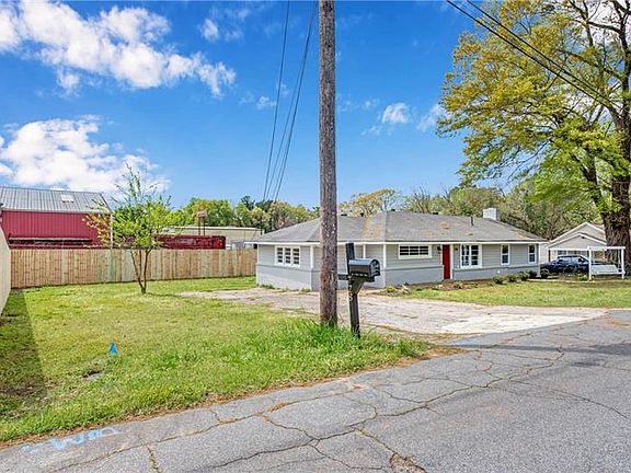 3rd image of 728 Mitchell Dr