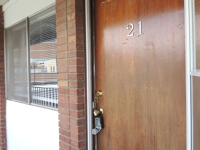 580 Cliff Ct #21 — Photo 1