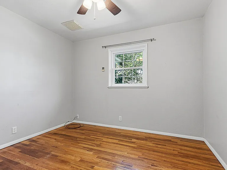 2300 Aspen Dr — Photo 14