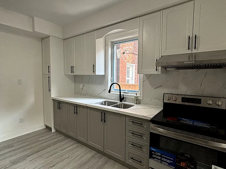 262 Clinton St #202 — Photo 2
