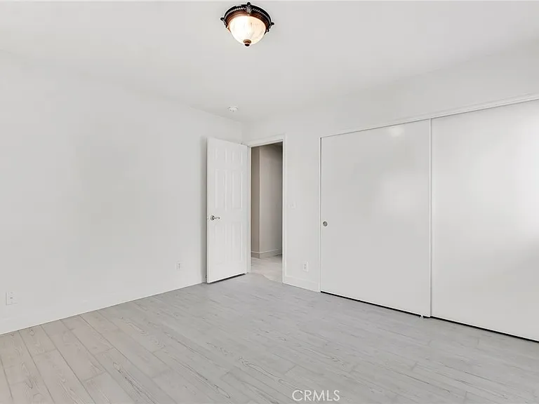 221 Acacia Ln — Photo 23