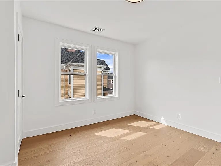 7-9 2nd St #2 — Photo 10
