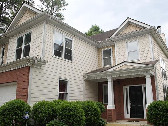 2nd image of 327 Englewood Ave SE