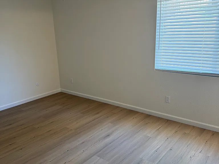 2183 Fowler Dr — Photo 9