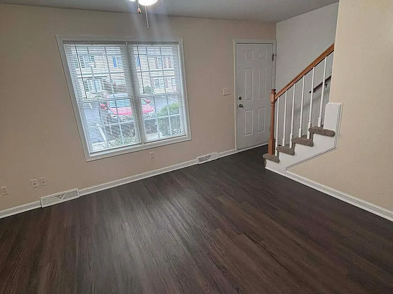 102 Jeremiah Ct — Photo 21