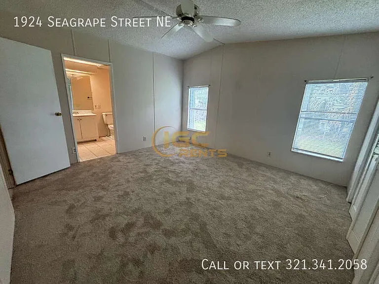 1924 Seagrape St NE — Photo 13