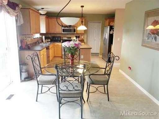 5th image of 52311 Fox Pointe Dr