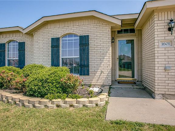 3rd image of 1601 Appaloosa Dr