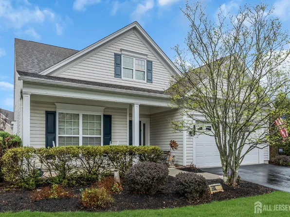 445 Crossfields Ln, Somerset, NJ 08873