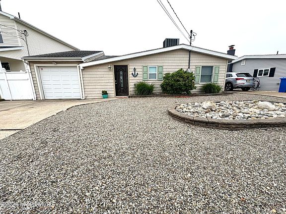 2nd image of 63 Lawrence Dr