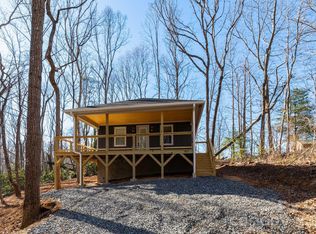 137 E Arbutus Trl, Hendersonville, NC 28792