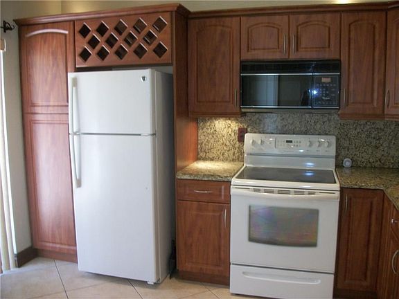 5th image of 4953 E Lakes Dr