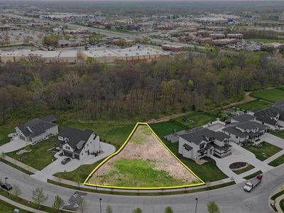 8707 NE Shoal Creek Valley Dr, Kansas City, MO, 64157