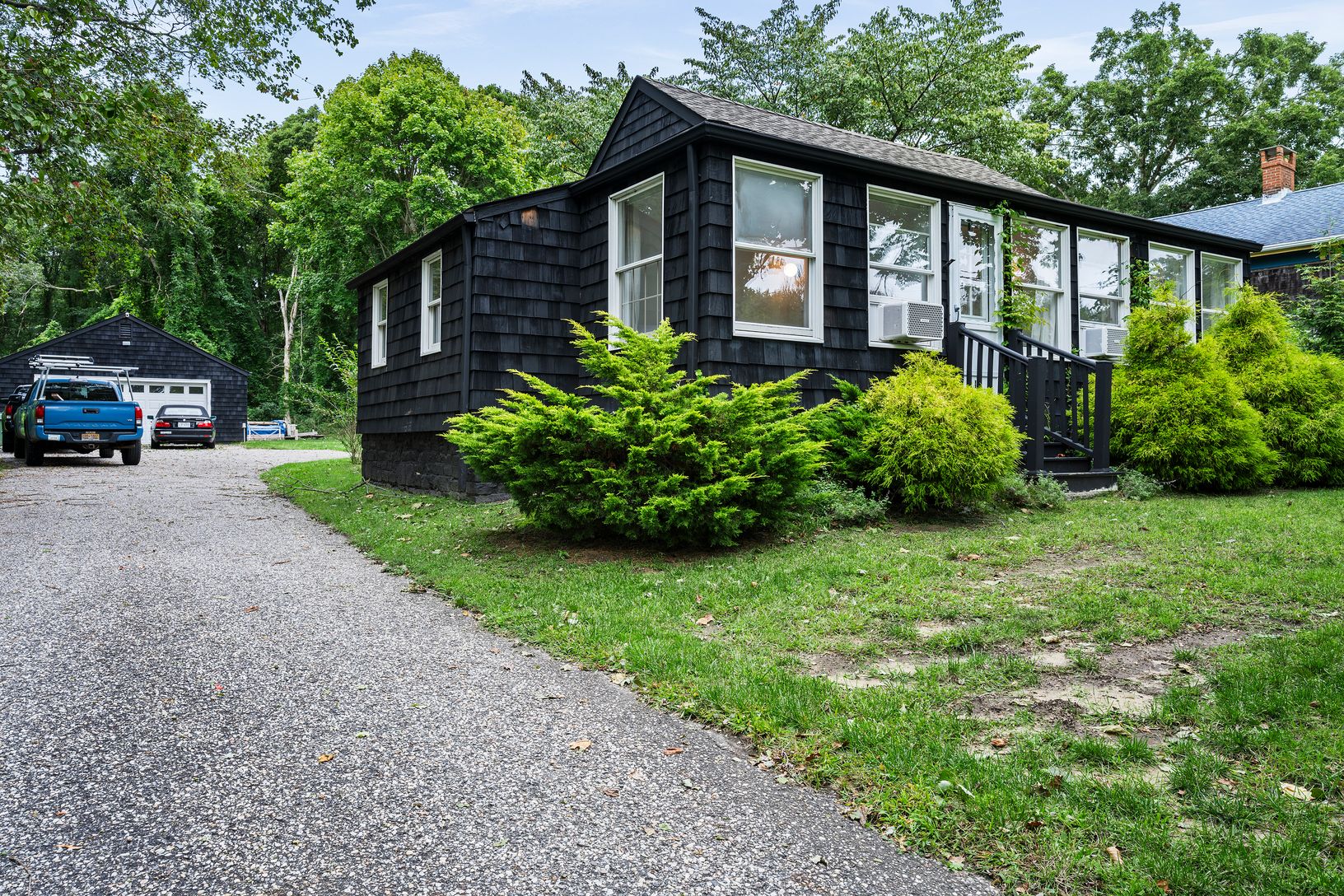 18 Montauk Hwy