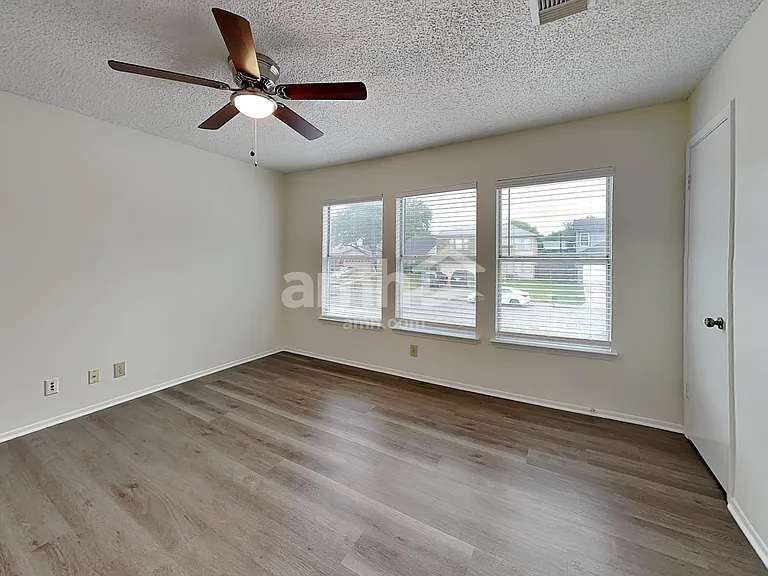 4531 Sherwood Way — Photo 17