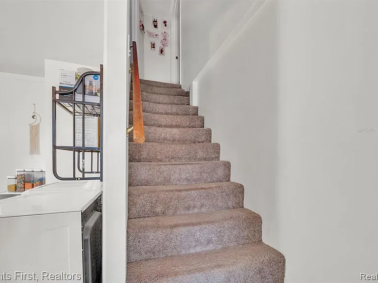 24047 Stanford St — Photo 13
