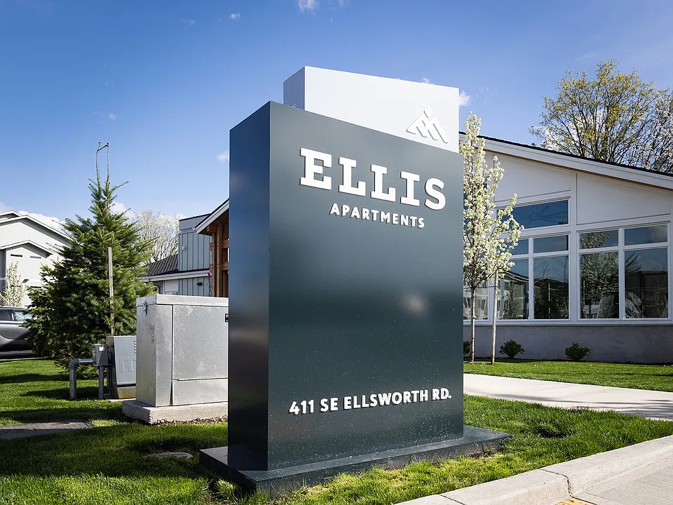 Ellis Apartments