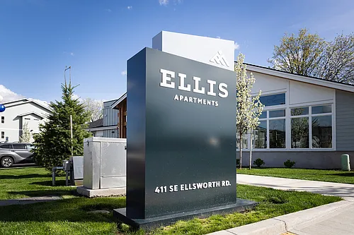 Ellis Apartments Photo 1