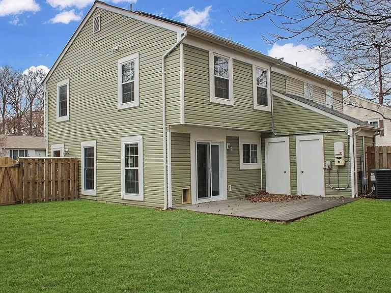 104 Jennifer Dr — Photo 1
