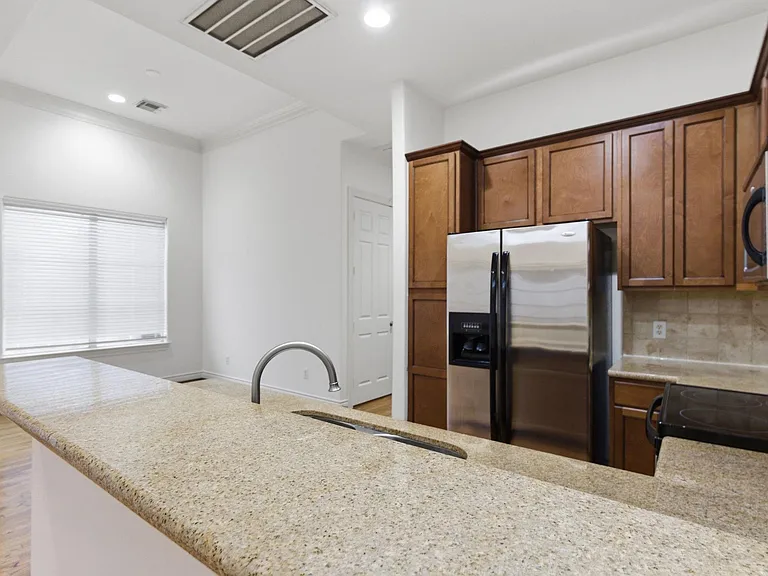 1303 Sherwood Point Ln — Photo 19