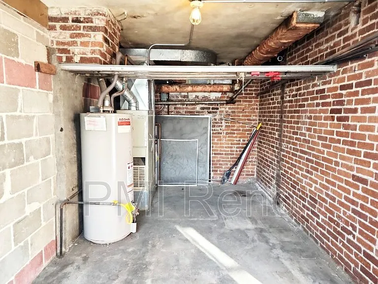 422 1/2 Saint Lawrence Ave #B — Photo 16