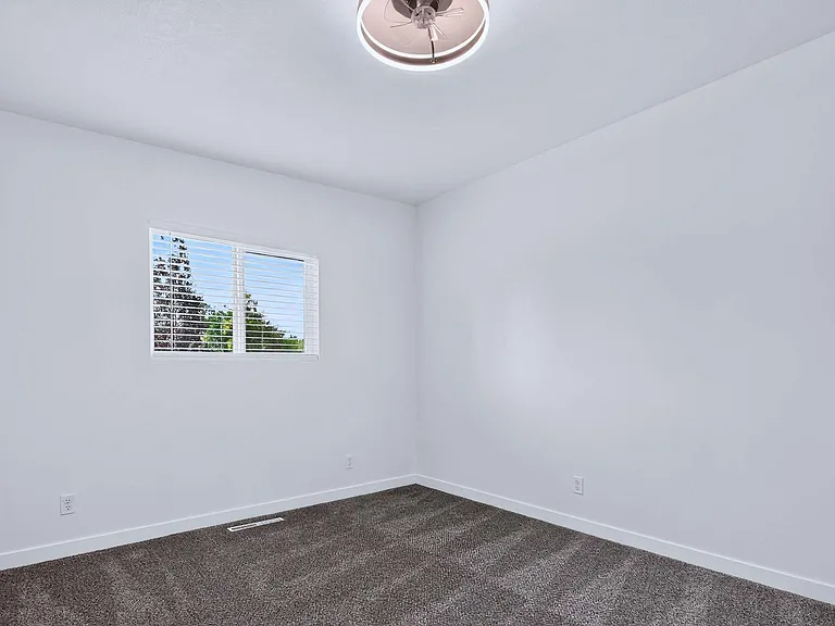 4902 W Targee St — Photo 20