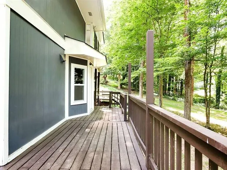 1303 Colony Dr — Photo 35